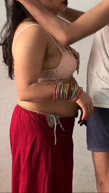 Detik kuat dari "Bhabhi montel cantik Anjali kali pertama seks dubur romantik panas dengan pancutan mani dalam audio hindi"