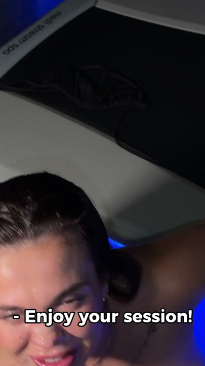 Magandang MILF, nagbibigay ng masarap na blowjob sa massage parlor worker | Clip 3