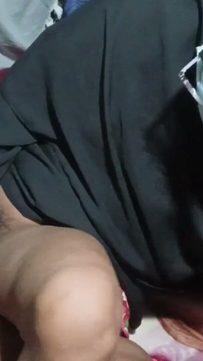 Viral sexy video of a Bangladeshi man with his girlfriend on the second day of Puja | Clip 2