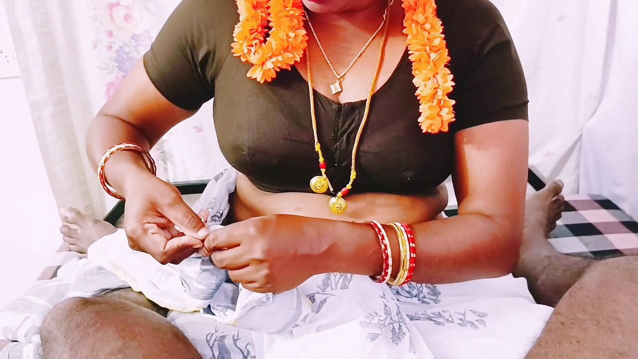 Villege bhabi dengan ngentot hardcore Husbend. Pembicaraan kotor Telugu.