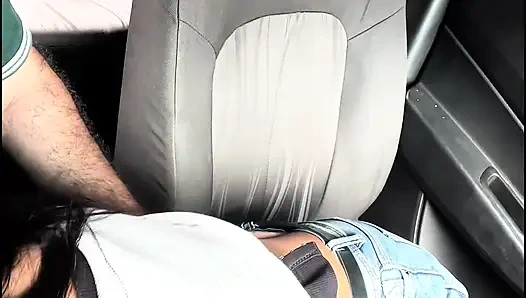 UBER sürücüsünün penisini emiyorum