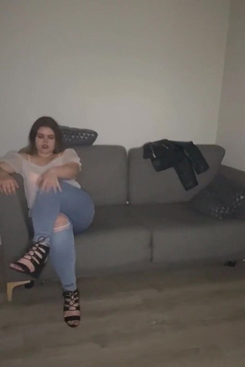 Stepmommy farting at midnight 2