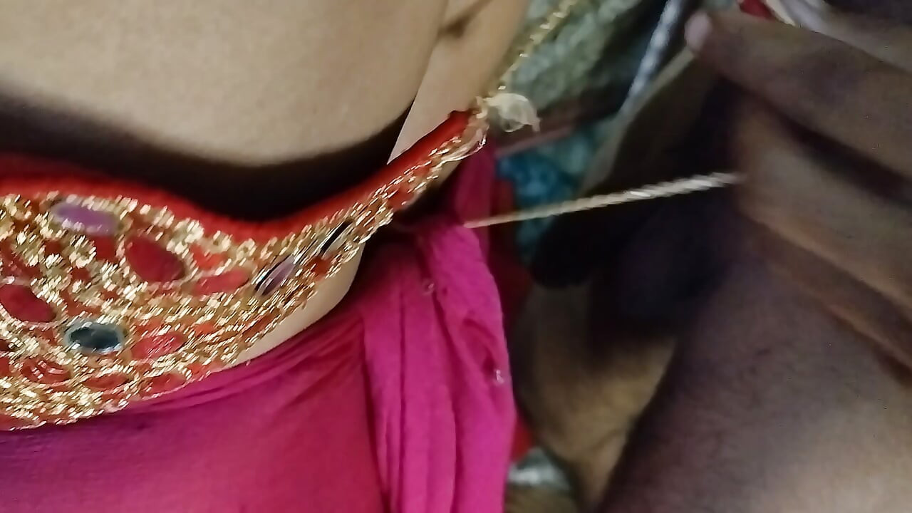 Indische Deshi Bhabhi Ki Heet neuken op zijn hondjes May