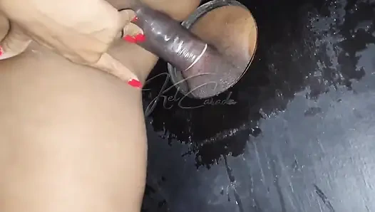 Ich liebe es, die Schwänze von Fremden am Freedom's Gloryhole in Florpa zu lutschen, wenn es noch besser ist.