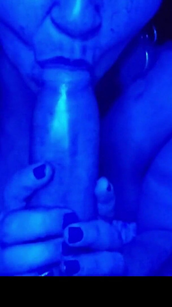 Erőteljes pillanat a "Slut Wife Suck Big Dick before Record Scenes" című filmből