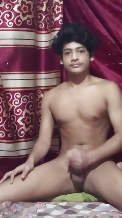 Sensual Bedroom Moments - Passionate Play with Soft Touch