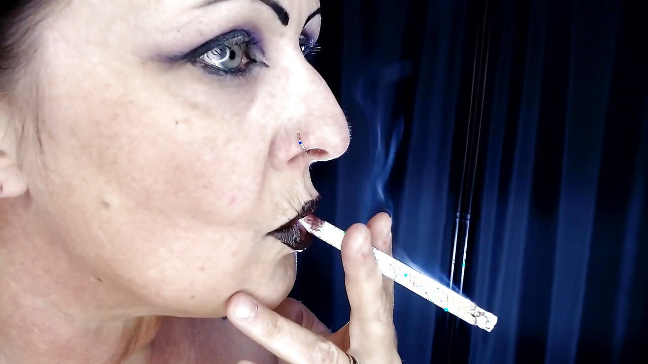 Szuper füst vastag felhők Annától