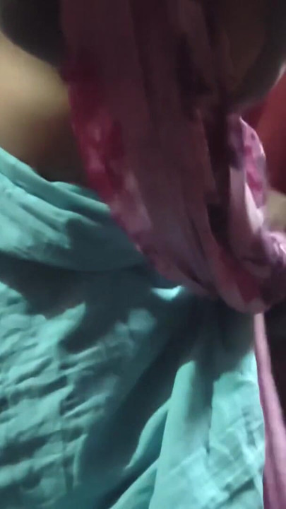 Desi bhabhi místní video v Desi sárí s halenkou a krásným manželem | Klipy 1