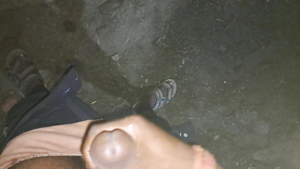 लॉकर रूम में ओल्डमैन मास्टरबेशन