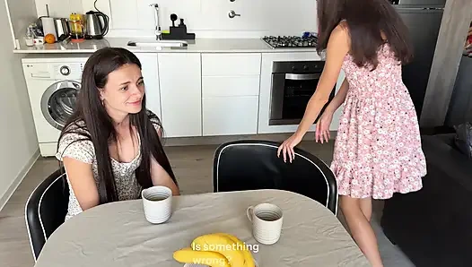 Жена наблюдает, как муж трахает ее друга