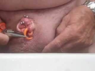 penis penectomy mit piercing versehen  3