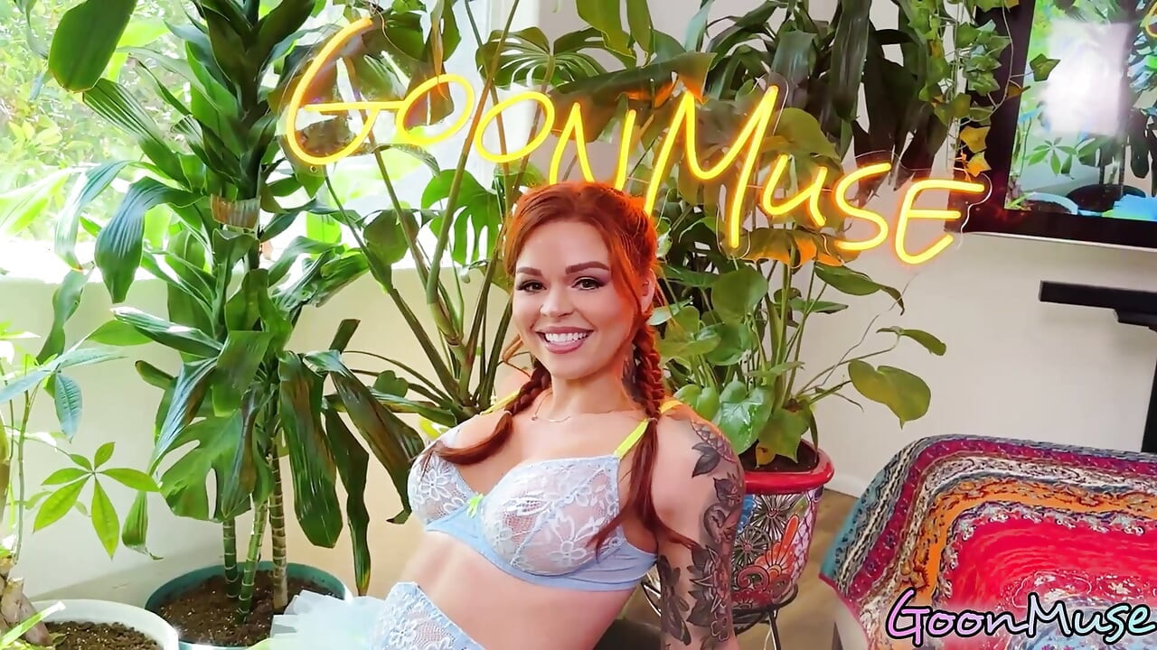 Busty Beauty Sinatra Monroe Receives Good Fuck