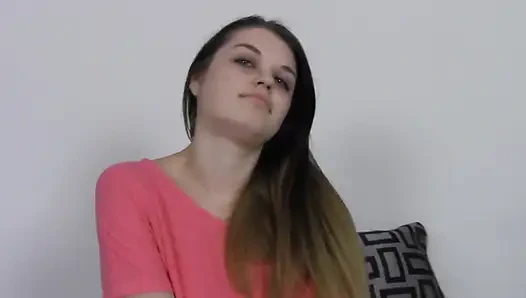 Anastasia rose lagi asik ngocok kontol sambil menggoda