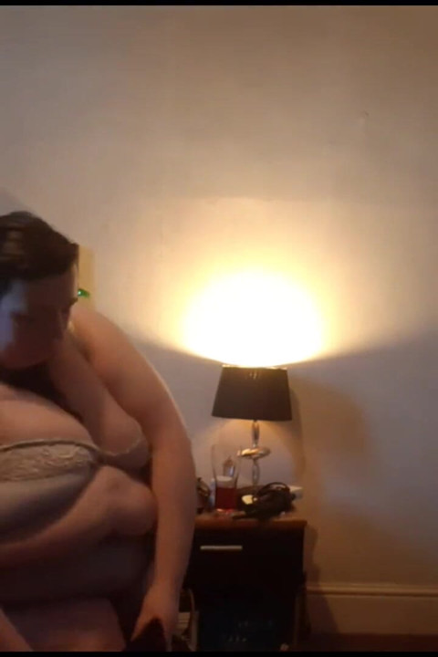 SSBBW洗完澡後換衣服