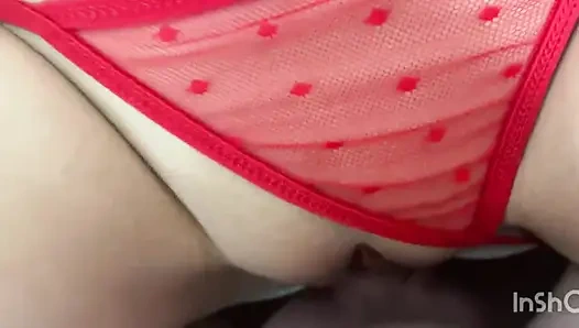 Heiße hure in roten strumpfhosen gebohrt mit großem schwanz pOV