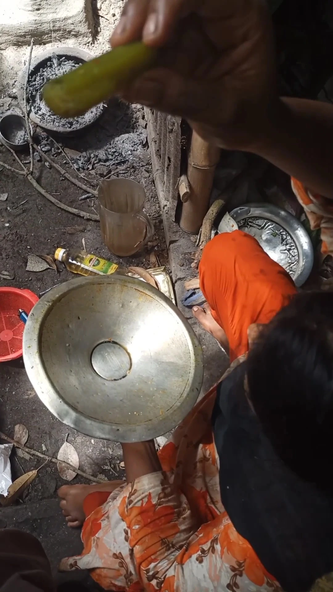 Desi Bhabhi Cooking Turned Into a Hot Surprise!