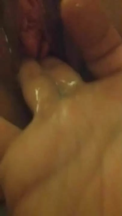 Fingering Squirt
