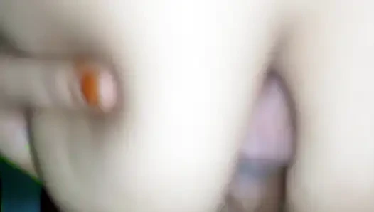 Üvey kız kardeş Nadiya üvey erkek kardeşinin büyük yarağına şaşırıyor ve evde yalnızken büyük amını sikiyor