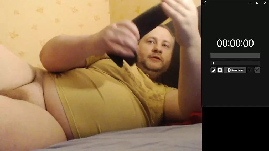 Big Dildo 5 minutes ball deep.