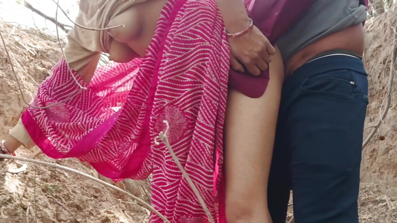 Boobs dikhne ke badle bhabhi ko chod liya aj