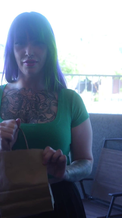 Delivery Girl Gets Tipped in BBC Creampie