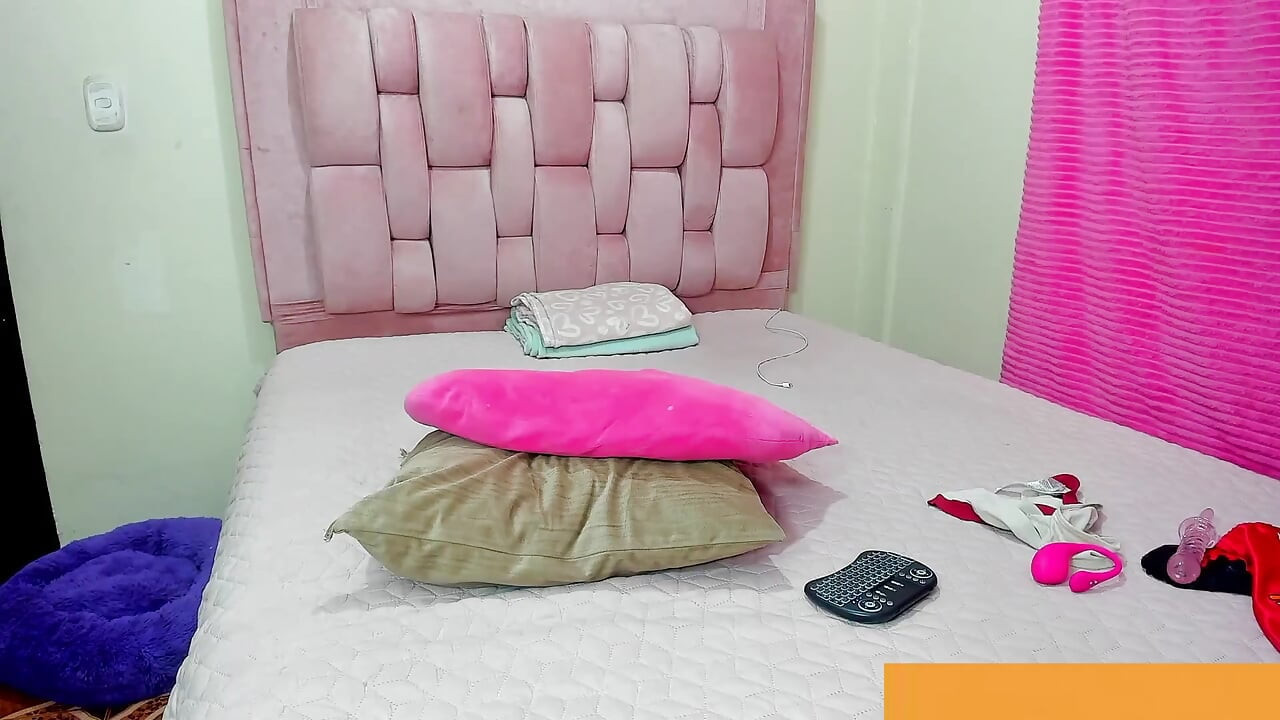 Squirting orgasms, the 18-year-old ejaculates after inserting a dildo into her anus and masturbating, epic!