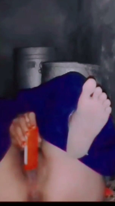 Awek cantik Menikmati Melancap - Awek Remaja Pintar Berseronok Dengan Pepek Comel | Klip 2