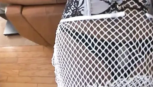 Ebenholz-schätzchen wird von BBC auf der couch gefickt