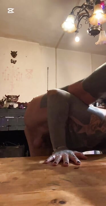 Naked Stretching Day