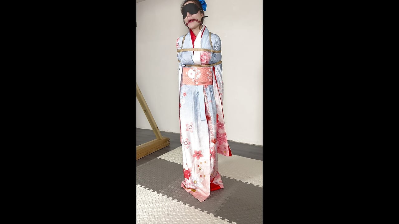 The Climax Version of Wearing a Kimono on a Sunny Day