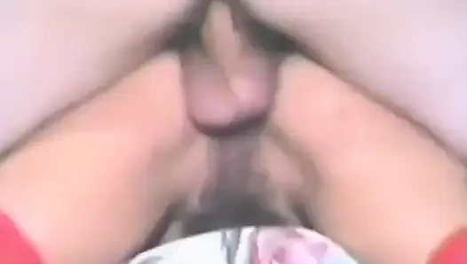 Cewek hot rambut pirang lagi asik nyepong kontol dan jilat pantat