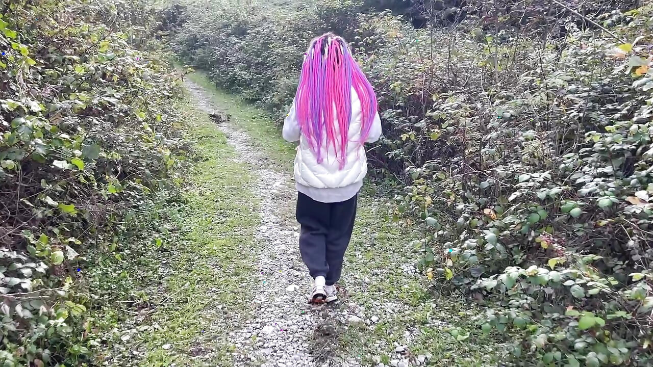 Conocí Pervertida Chica Sumisa Al Aire Libre Y Castigé Su Coño