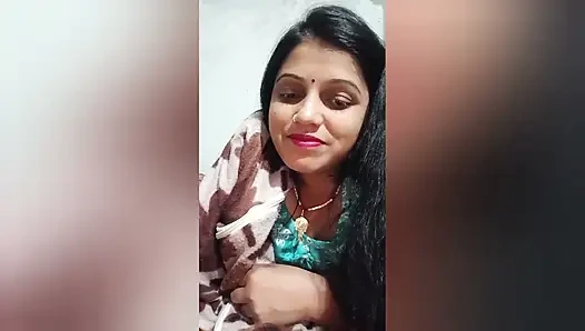 Guru menggoda murid perawannya yang imut. Gadis sekolah perawan India pertama kali (kelas) berhubungan seks dengan guru