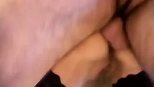 Tatlı üvey anne evde 2 yeni müşteriyle seks yapıyor