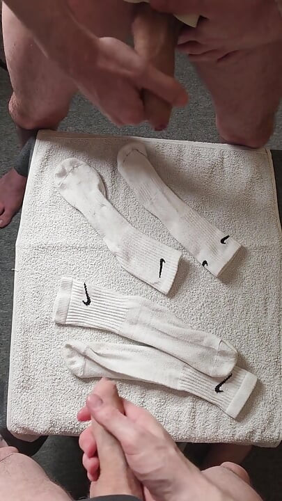 Dipesan: 2x pasang kaus kaki putih nike basah kuyup