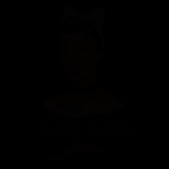 Міні-спідниця на відкритому повітрі без трусиків з анальною пробкою