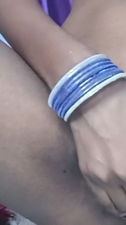 Snažan trenutak iz "Napaljena bhabhi prstima pičku"