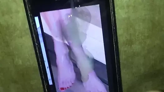Boşalmak üzerinde xenia tchoumitcheva seksi ayaklar