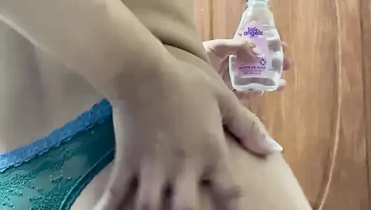 Üvey Kız Kardeşim Bana Pijamalarla Mastürbasyon Videosu Gönderdi
