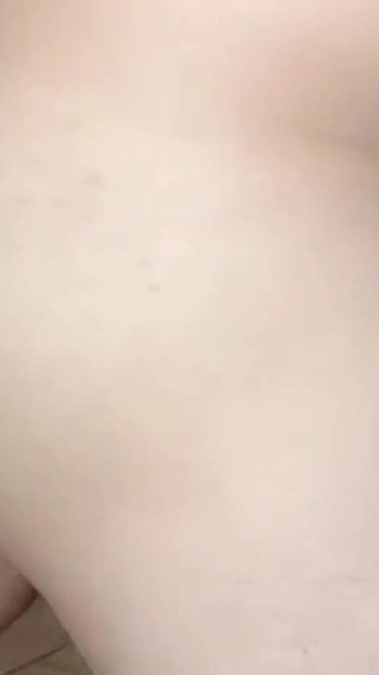 130 Čovječe, tvoj sam, nemoj završiti unutra, molim te, svrši mi u guzicu | Isječak 1