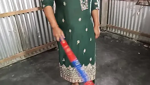 Üvey oğul evde üvey anne köyünü sikiyor