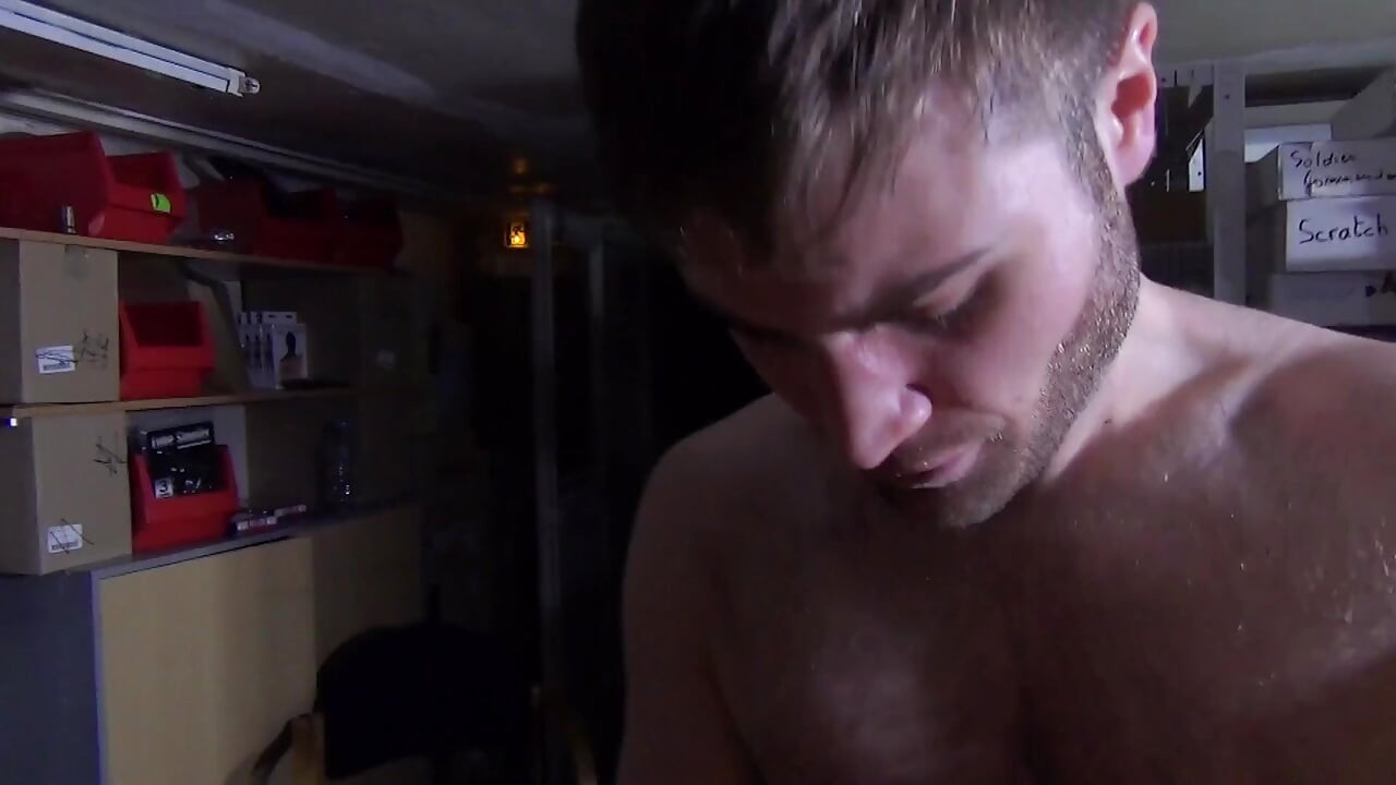 Secret agent Craig 00sex feeds Axel Lorentz his XXL dick