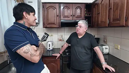 Я Думала, Что Мой Партнёр Гей, Но Он Был Курьером, Когда Я Пришла За Деньгами