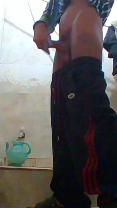 Must-see moment from "Pakistani boy in bathroom"