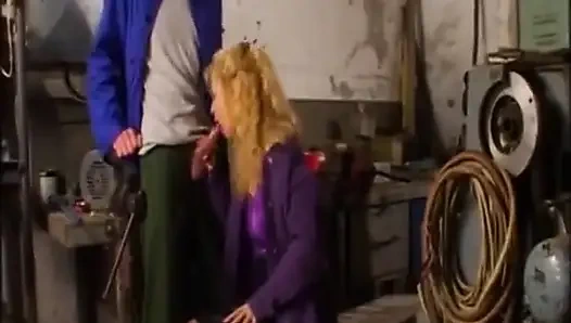 Köylü sürtükler - taşralı kızlar kırsalda korunmasız sikiliyor!