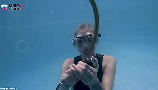 Bondage unter wasser, kink & sperma in meinem engen neoprenanzug