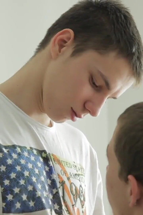 Pervy twink Adam cavalga o pau duro de Zane até eles gozarem!
