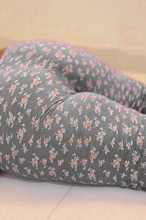 Tamil Rabuda de 19 anos sexy meia-irmã fodida por meio-irmão punjabi enquanto descansa em seu quarto - Anal Cumshot episódio 2