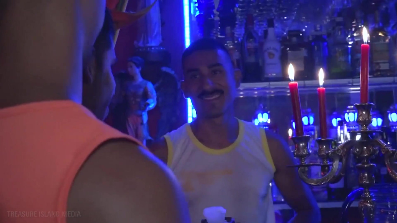 Young Lalo Cruises的2根