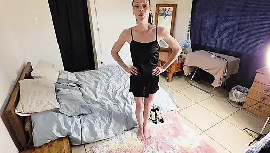 POV Male slave FOOT submissive! FEMALE FEET FOOT!